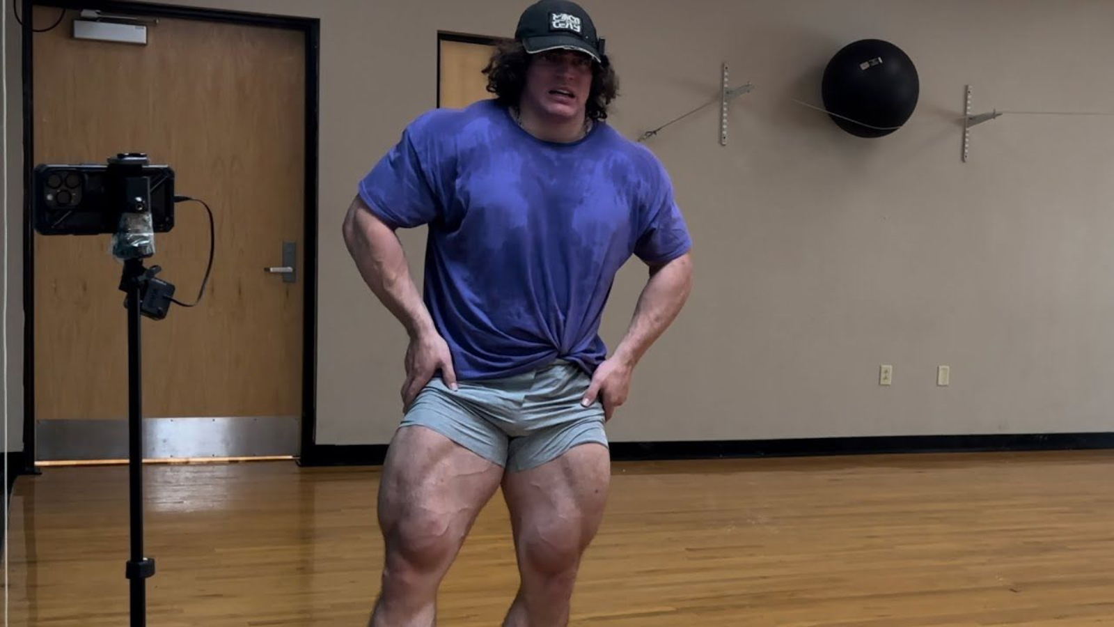 Sam Sulek's Leg Workout: Build Massive Quads and Hamstrings